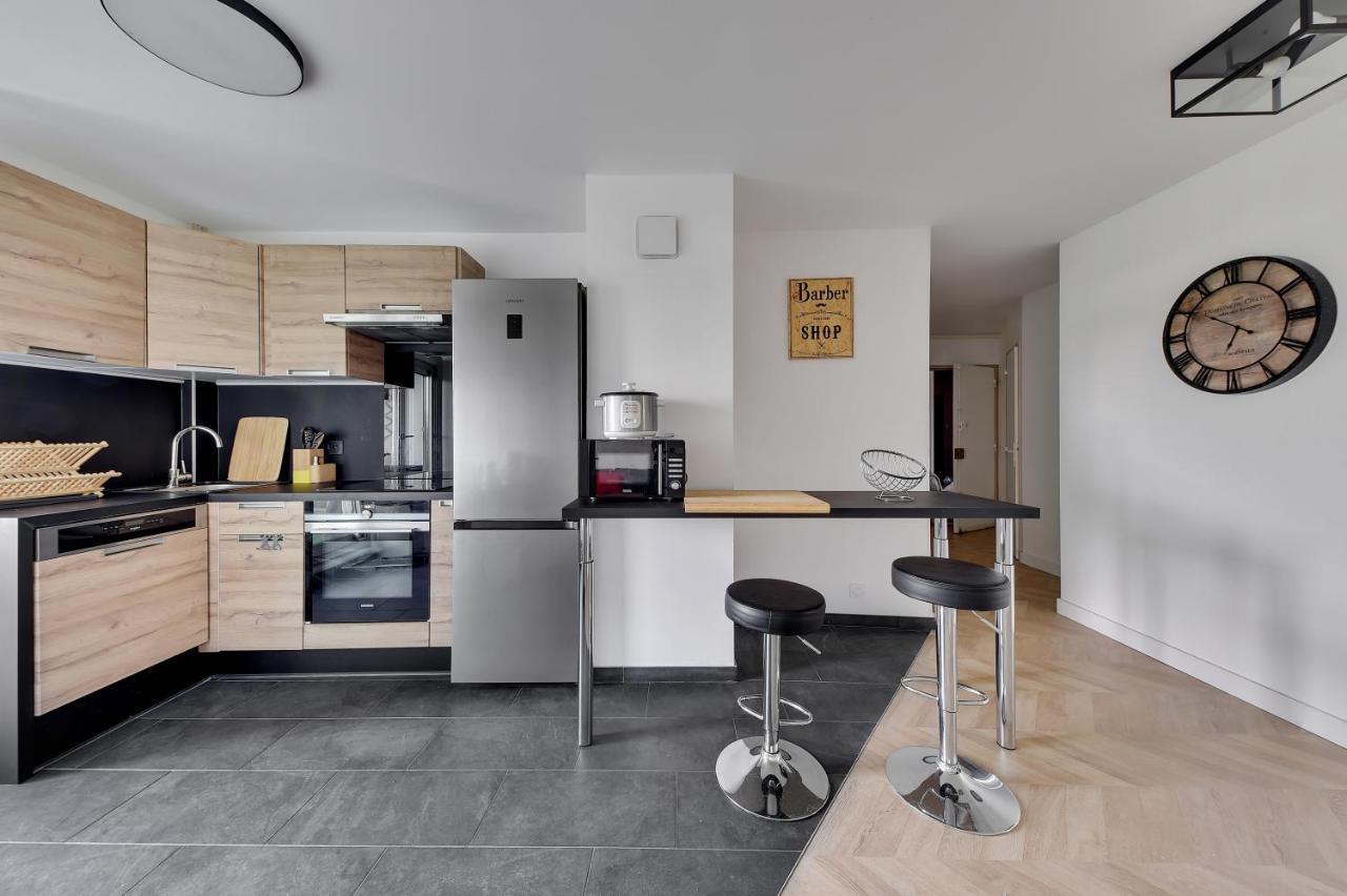 Апартаменты Chic Apart With Parking And Balcony Вильнёв-ла-Гарен Экстерьер фото