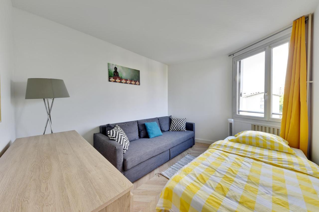 Апартаменты Chic Apart With Parking And Balcony Вильнёв-ла-Гарен Экстерьер фото